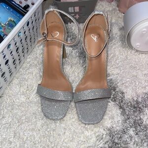 Windsor Shimmering Silver Heels